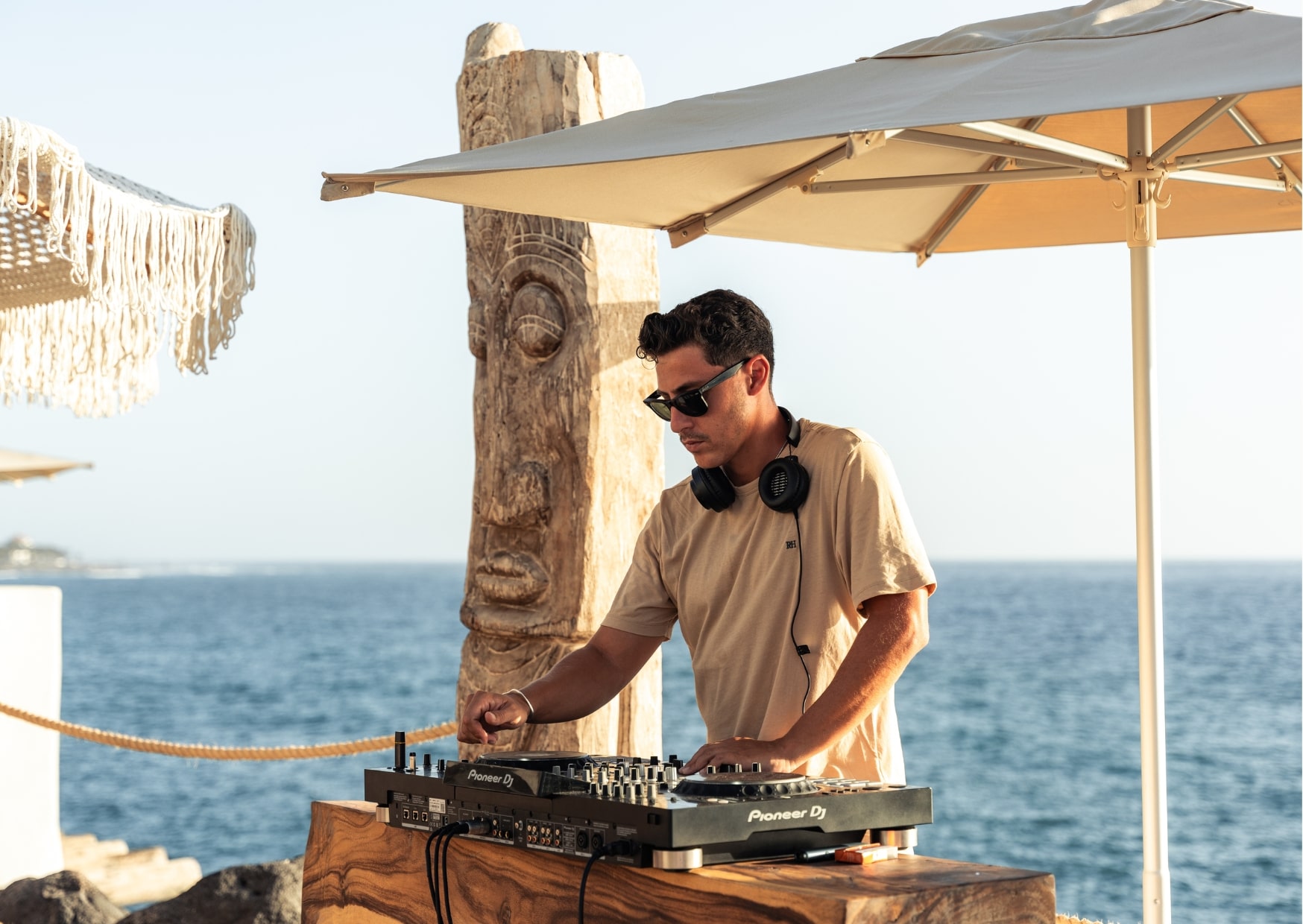 LAS ROCAS BEACH CLUB eventos musicales (2)-min