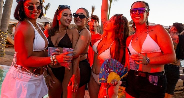 FARRA ON THE BEACH- LAS ROCAS